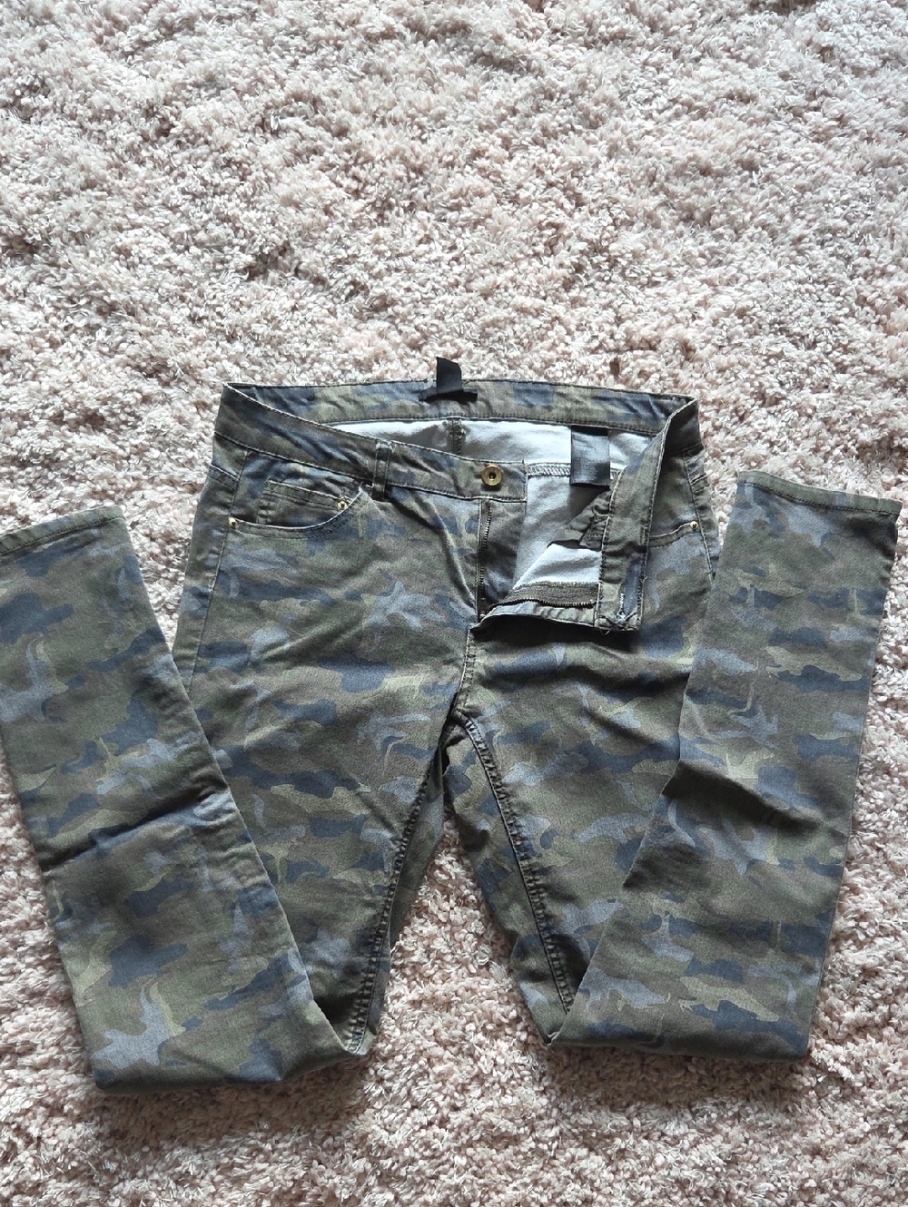 H&M Olive and Charcoal Camo Skinny Jeans / jeggings